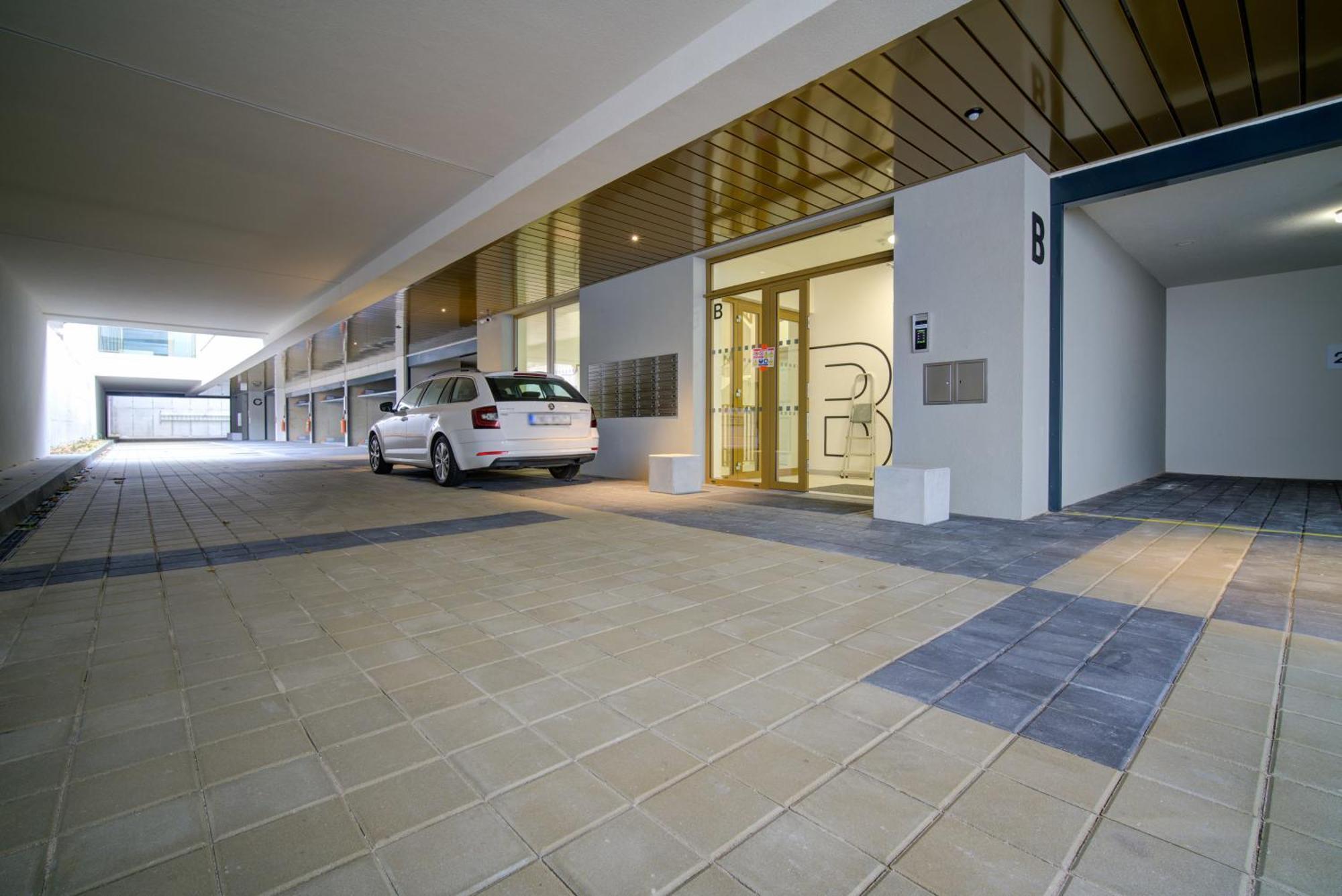 City Relax Apartments With Free Parking, 10 Mins Walk To City Centre ブルノ エクステリア 写真