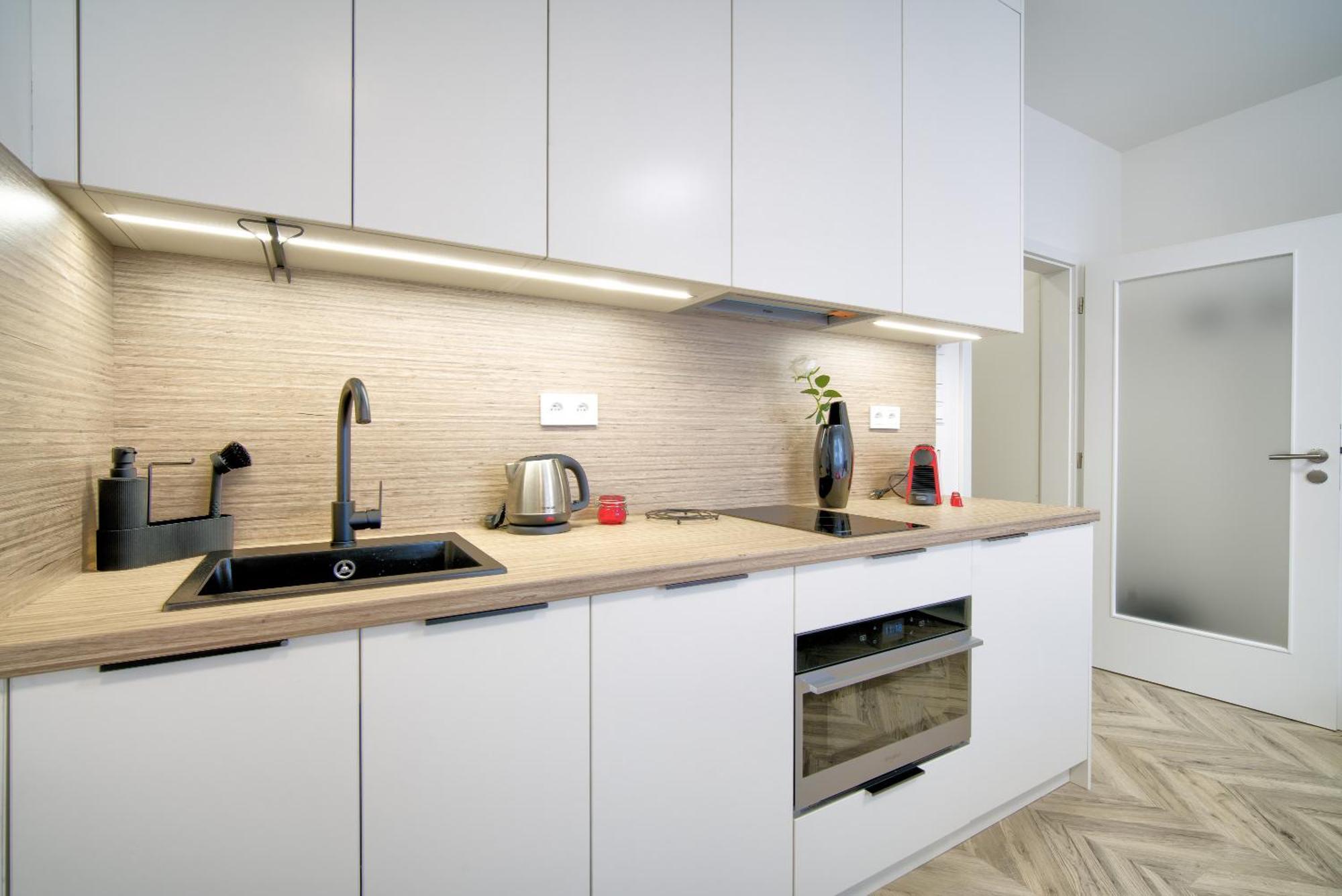 City Relax Apartments With Free Parking, 10 Mins Walk To City Centre ブルノ エクステリア 写真