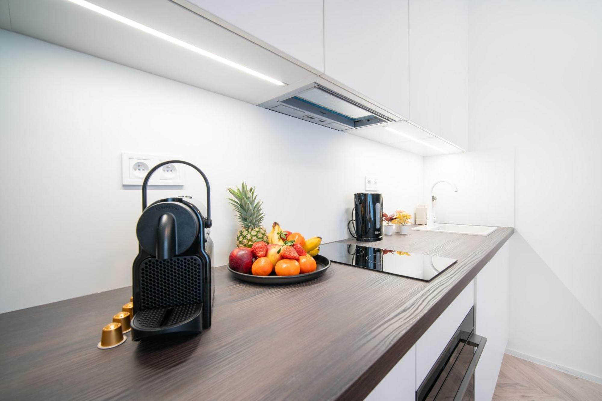 City Relax Apartments With Free Parking, 10 Mins Walk To City Centre ブルノ エクステリア 写真