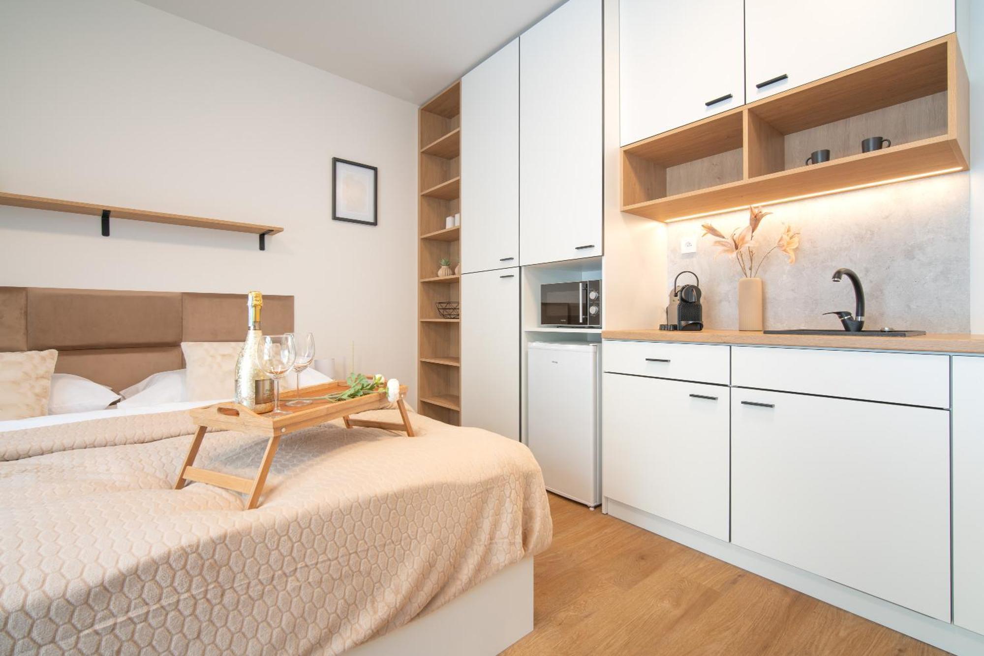 City Relax Apartments With Free Parking, 10 Mins Walk To City Centre ブルノ エクステリア 写真