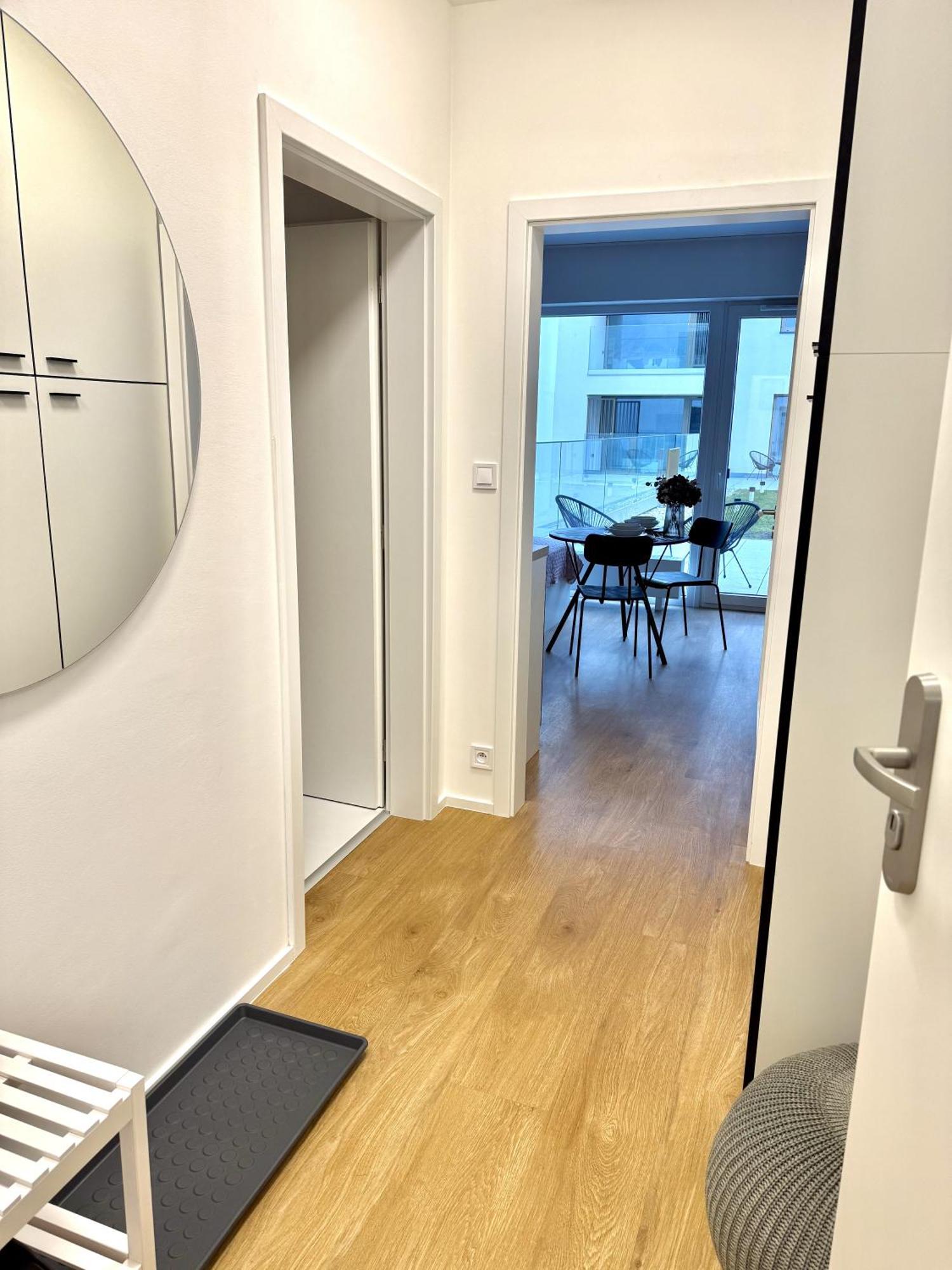 City Relax Apartments With Free Parking, 10 Mins Walk To City Centre ブルノ エクステリア 写真